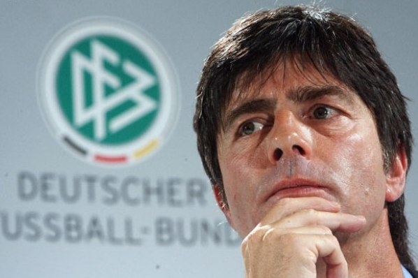 Německý trenér Löw má jistotu, že povede reprezentaci dále.